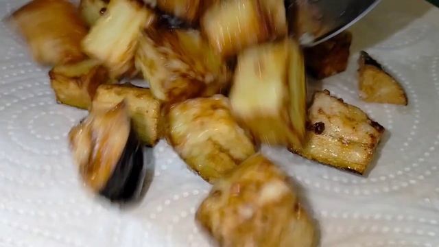 Баклажан салат. Баклажан помидор и кинза. Салат за 5 минут. Хрустящий баклажаны. смотреть онлайн