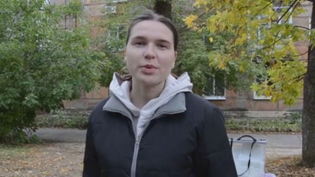 Девушка из Донецка: Нас не напугать! Мы возвращаемся домой смотреть онлайн