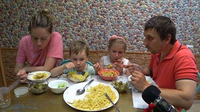 МУКБАНГ ФАРШИРОВАННЫЙ ПЕРЕЦ С МАКАРОНАМИ | MUKBANG STUFFED PEPPER WITH MACARONI #StepFamily #mukban