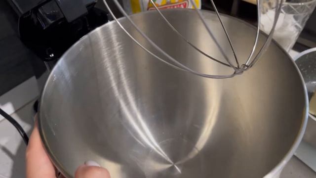 Ем креветки ?! Пеку БУЛОЧКИ С КОРИЦЕЙ , ловите рецептик смотреть онлайн