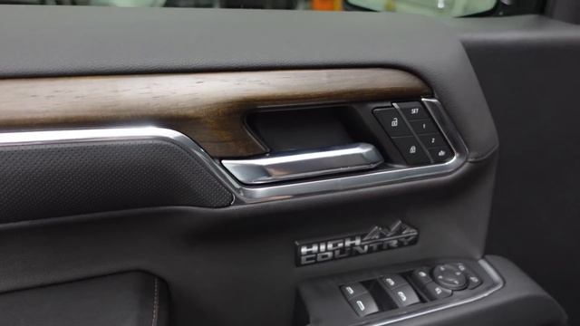 This Is The MOST EXPENSIVE Chevy Truck You Can Buy Today *2024 Silverado High Country* смотреть онлайн