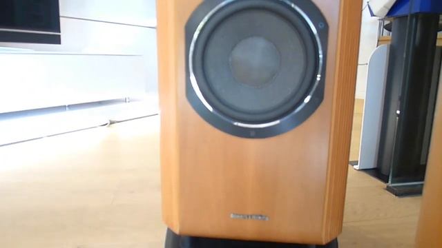 B&W 802 DIAMOND CHERRY смотреть онлайн