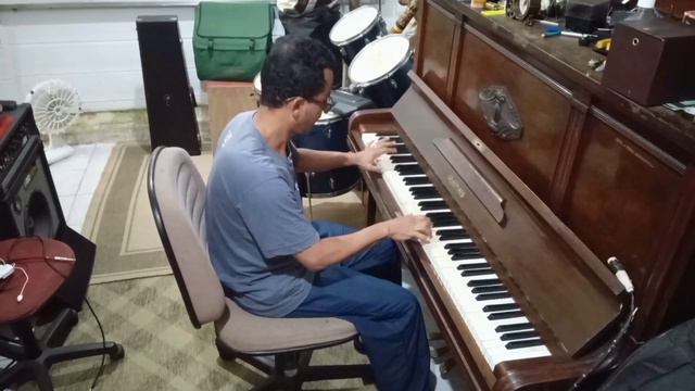 "Jingle Bells" (James Lord Pierpont) "Boogie Woogie" piano: "Nilson Félix" смотреть онлайн