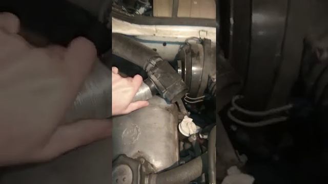 Утепление радиатора,карбюратора,отключение вентилятора охлаждения радиатора,Москвич 2141.mp4