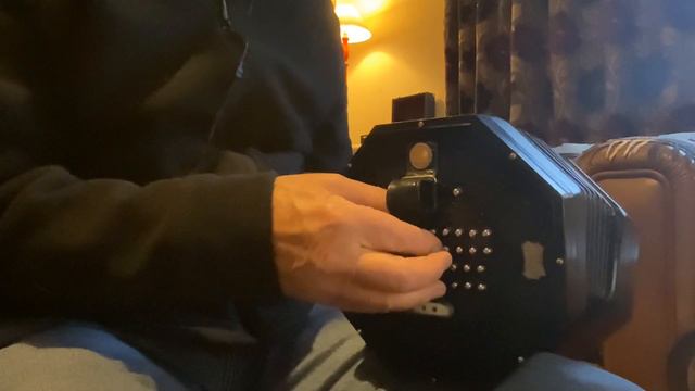 ‘Cry Me a River’ (Arthur Hamilton) on Wheatstone Baritone Treble English Concertina смотреть онлайн