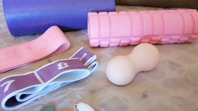 Предметы для фитнеса и массажа из Fix Price: ролики МФР, фитнес резинки, массажёры для лица. смотреть онлайн