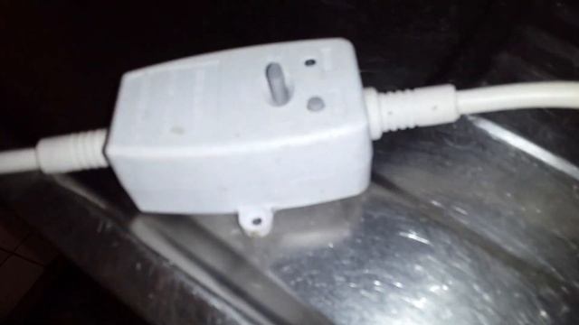 Бойлер ELECTROLUX Royal водонагреватель 50 литров Сливаем воду.