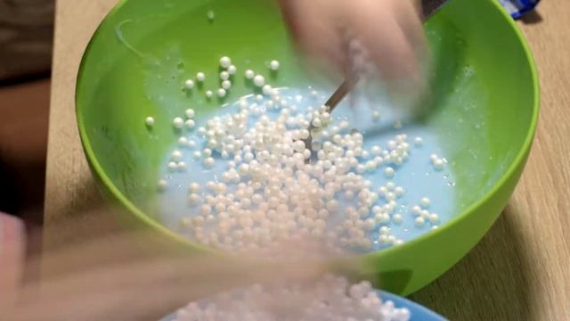 Лизун из зубной пасты и клея. Что-то пошло не так! смотреть онлайн
