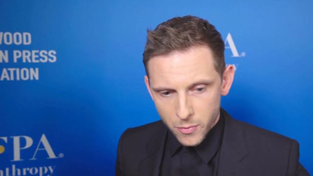 Jamie Bell - HFPA Grants Presenters 2019 смотреть онлайн