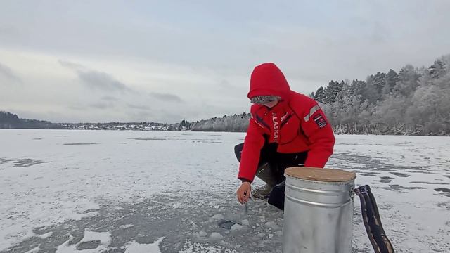 Рыбалка в конце ноября. 2023 год. смотреть онлайн