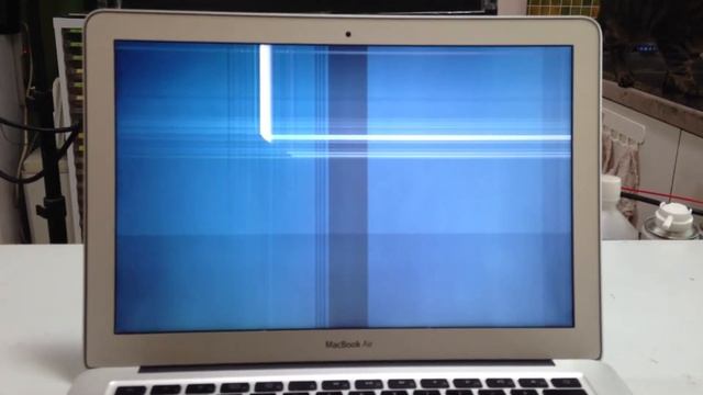 MacBook Air (13吋, Late 2010) 螢幕面板擠壓破裂 смотреть онлайн