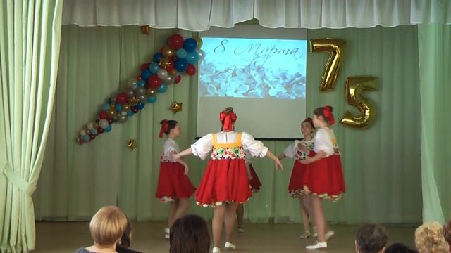 Танец " Порушка-Параня", коллектив "Мир танца" МБОУ СОШ №126, г.Снежинск смотреть онлайн