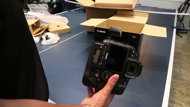 Canon 1DC Unboxing Review смотреть онлайн