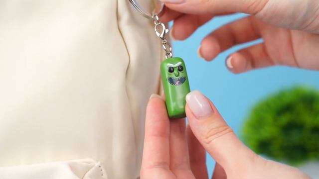 Брелок Funko POP "Pickle Rick" смотреть онлайн