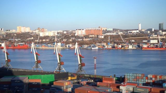 Таймлапс работы Владивостокского торгового порта. смотреть онлайн
