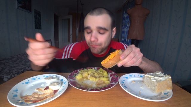 МУКБАНГ/АСМР КАРТОШКА С ПОДЛИВОМ ИЗ МЯСА/ЯЙЦА ВАРЕНЫЕ/СОУС/БУТУРБРОДЫ/ОБЕД/ОБЖОР/EATING/ASMR/Mukban смотреть онлайн