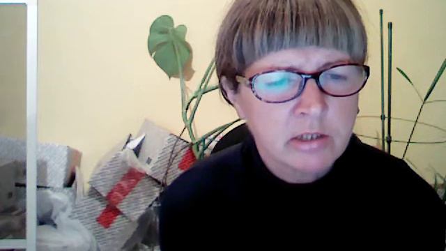 Как кошка реагирует на чтение стихов. смотреть онлайн