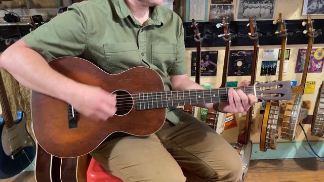 1920s First Hawaiian Conservatory of Music (Oscar Schmidt-made) parlor guitar смотреть онлайн