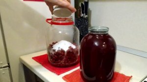 Кизиловая настойка, вкусней её нет.