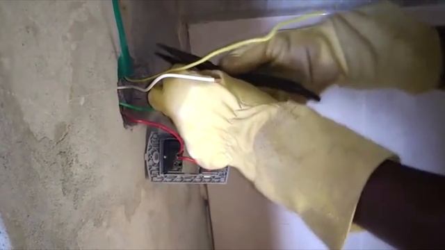 #Electrialegria -Como instalar un TOMA SUICHE смотреть онлайн