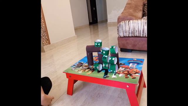 Angry Birds Slingshot Challenge Using Toilet Paper Rolls смотреть онлайн
