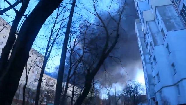 Чернигов. Горит Эпицентр. 28.02.2022 смотреть онлайн