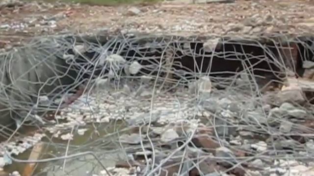 Работа Экскаватора ЛИБХЕР 934. Гидромолот. Слом плиты подвала 25см. смотреть онлайн