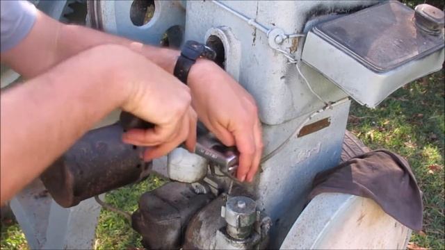 Starting an old Cement Mixer! смотреть онлайн
