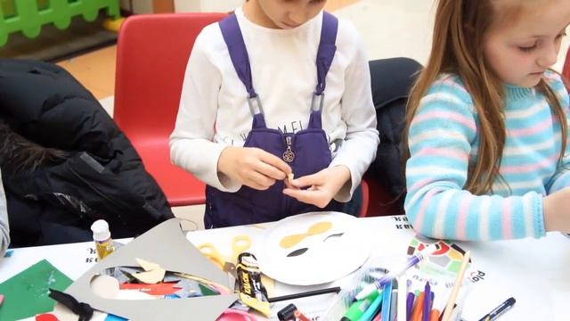 Делаем маску кошки и украшаем елочные шары к Новому Году смотреть онлайн