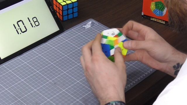 MOST INSANE PUZZLE MALFUNCTION EVER?? | The Megaminx Edge-Twist смотреть онлайн