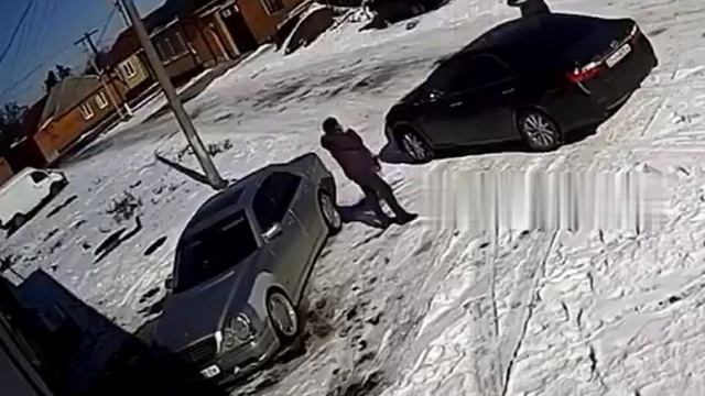 Попал под лошадь. смотреть онлайн