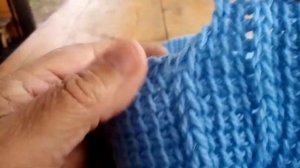 Кардиган тунисским крючком. Часть 5. Вяжем пройму, горловину, скос плеча на полочке.