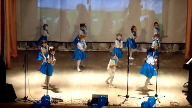 дочь #танцует танец облака# смотреть онлайн
