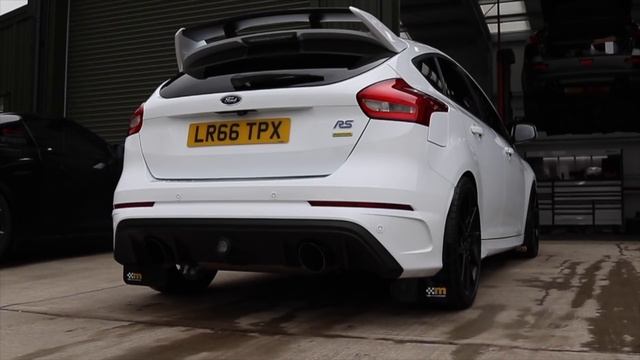 Engine Sounds and Drive by Mountune M400R Ford Focus RS Mk3 Walkaround Exhaust - AT Performance смотреть онлайн