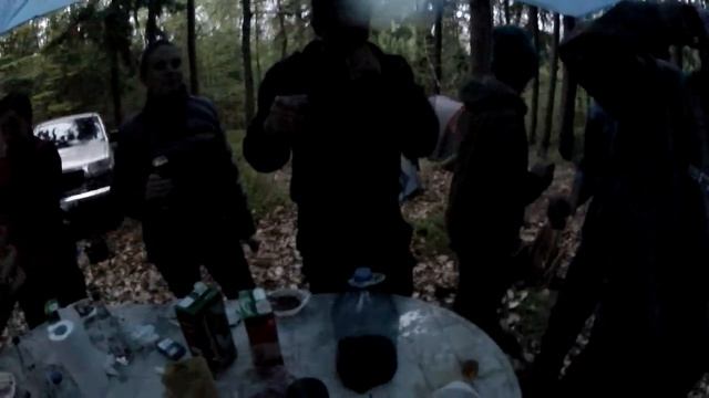 Оздоровительная прогулка по лесным тропинкам смотреть онлайн