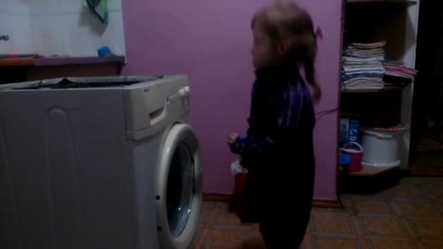 Изольда поет "У Мери был барашек" смотреть онлайн
