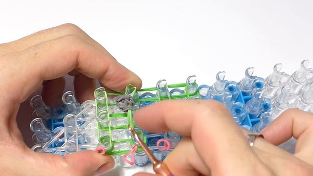 МАШИНКА ГРУЗОВИК из резинок Rainbow Loom Bands. Урок 328 | Car Rainbow Loom смотреть онлайн