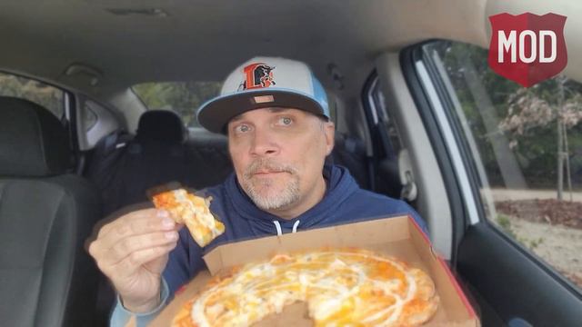 MOD Pizza® Buffalo Chicken Pizza Review! 🐃🐔🍕| Tailgate Trio | theendorsement смотреть онлайн