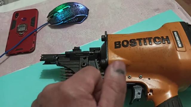 BOSTITCH . пневмо пистолет достичь. смотреть онлайн
