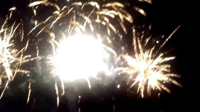 Салют на день нефтяников. Сургут. 31.08.2013 смотреть онлайн