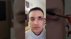 Мужская коррекция бровей