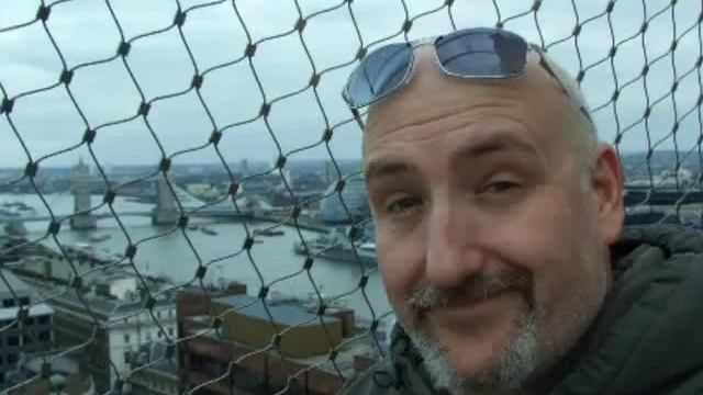 The Monument. Built in 1671-77 to commemorate the Great Fire of London смотреть онлайн