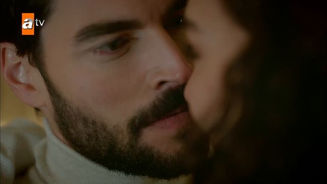 Miran ve Reyyan'ın romantik dansı! - Hercai Efsane Sahneler смотреть онлайн