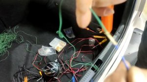 Установка и подключение флип-камеры заднего вида в логотипе в  багажник  VW POLO 6 liftback