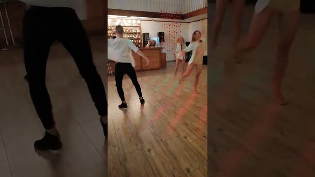 Зорі запалали смотреть онлайн