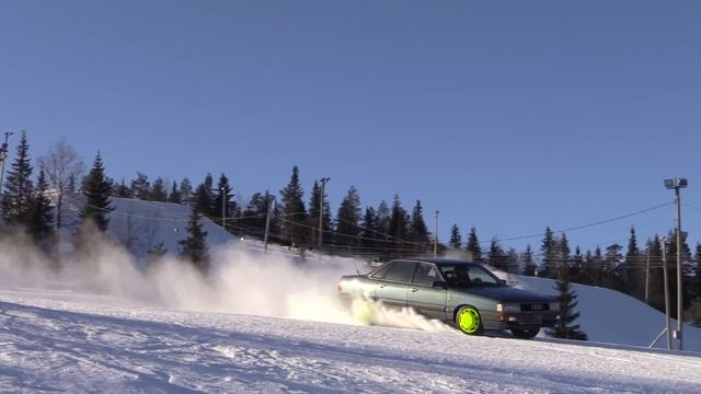 Snow Slope Drifting (Audi 200) смотреть онлайн