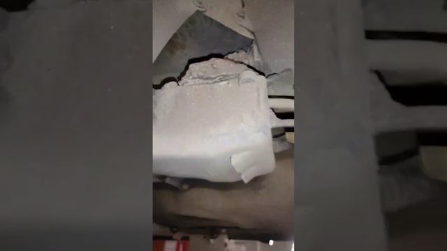Шевроле Лачетти, проложил новые задние медные тормозные до переднего подрамника. смотреть онлайн