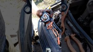 течет тосол с термостата рено логан