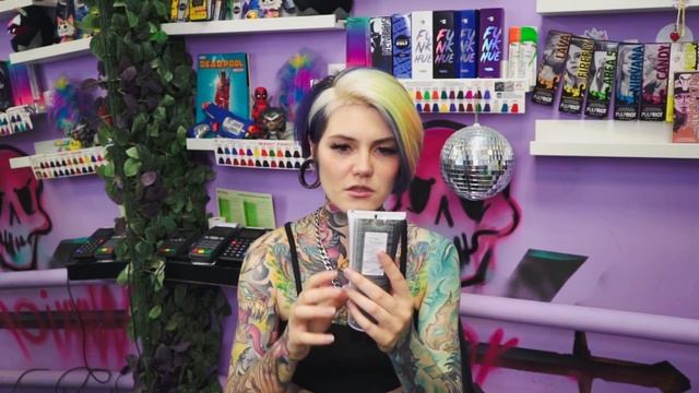 Все о красителе BB ONE I.Q. COLOR SPLASH NEON смотреть онлайн