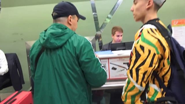 ВЛОГ Дети уговорили ЛЕТЕТЬ на море Наши покупки и РУМ ТУР номера в отеле смотреть онлайн